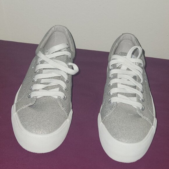 Keds Jump Kick Gray  Women Size 7.5 Pre Owned  Excellent  Condition - Picture 1 of 8